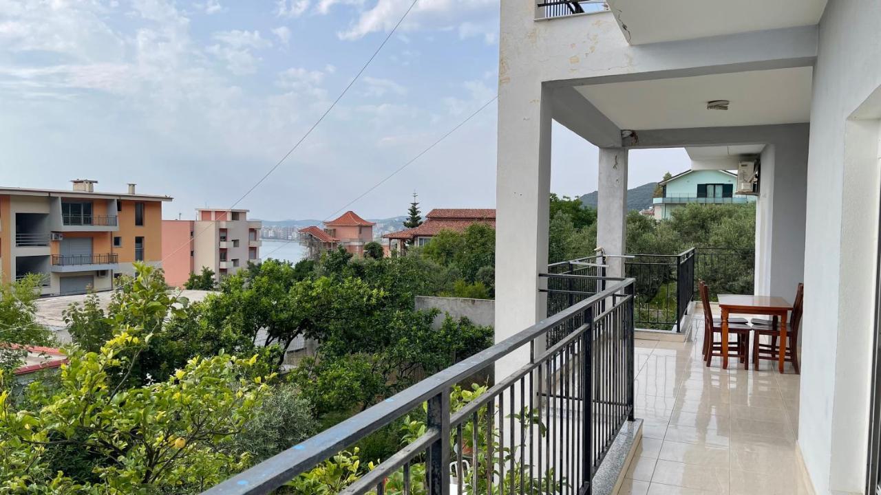 Azure Apartments By Kondo Stays Вльора Екстер'єр фото