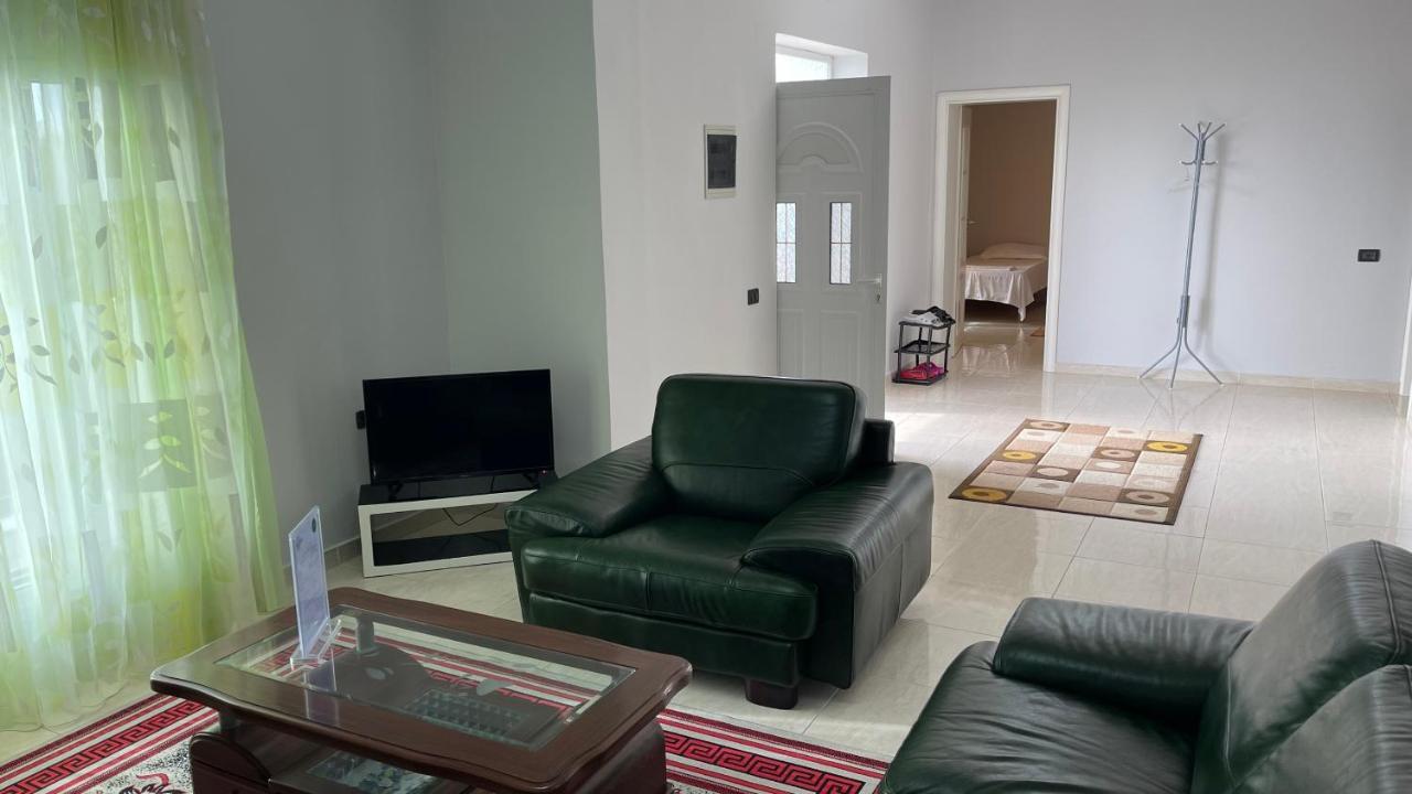 Azure Apartments By Kondo Stays Вльора Екстер'єр фото